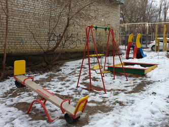 В 2019 году депутат Евгений Чернов установил детские игровые комплексы в шести дворах своего избирательного округа
